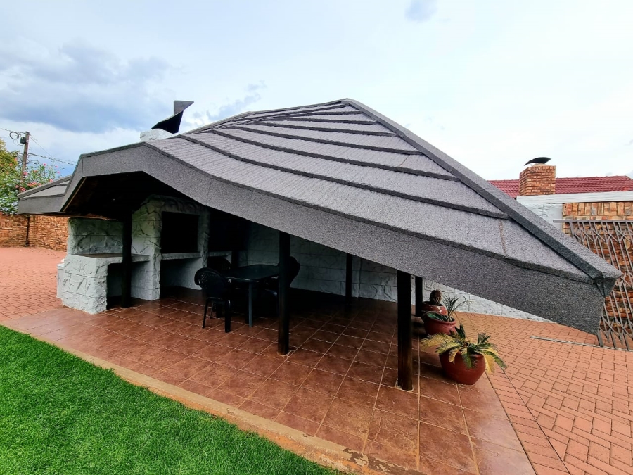 4 Bedroom Property for Sale in Monument Heights Northern Cape